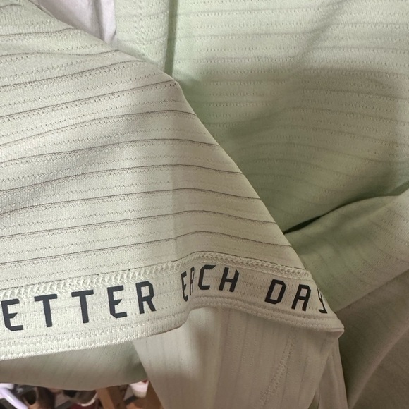 Lululemon M/L Womens Tank Pastel Green Perforated Better Each Day Activewear wb - Picture 5 of 6